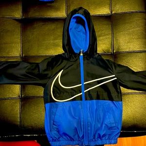 I am selling a kids 4T windbreaker jacket.